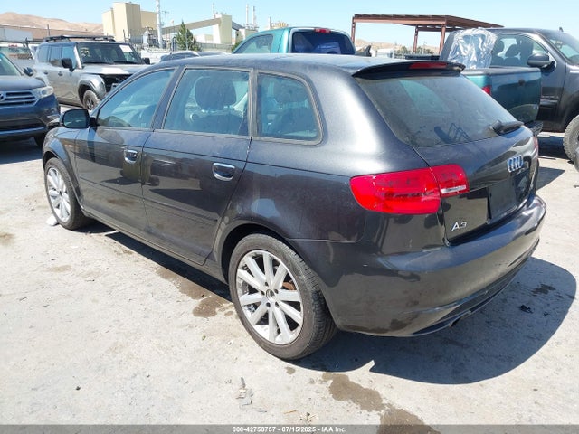 2011 AUDI A3 WAUKJAFM1BA061504 Photo 2
