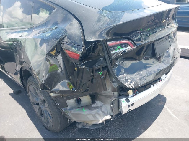 2024 TESLA MODEL Y 7SAYGDED7RF187112 Photo 5