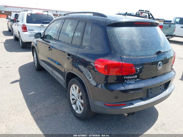 WVGBV7AX2GW556389 Volkswagen 2016