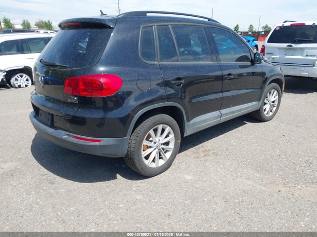 WVGBV7AX2GW556389 Volkswagen 2016