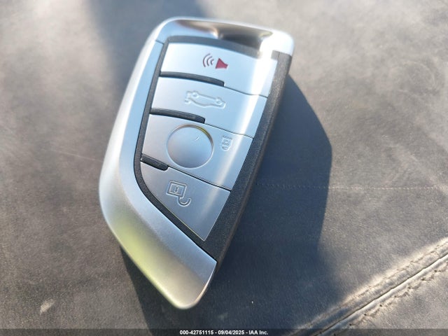 WBA8E1G57GNT37979 BMW 320i