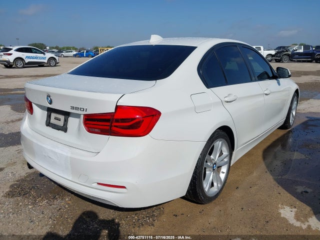 WBA8E1G57GNT37979 BMW 320i