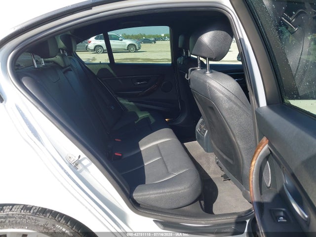 WBA8E1G57GNT37979 BMW 320i