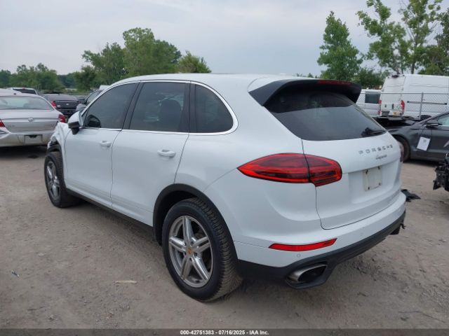 2016 PORSCHE CAYENNE WP1AA2A27GKA08834 Photo 2