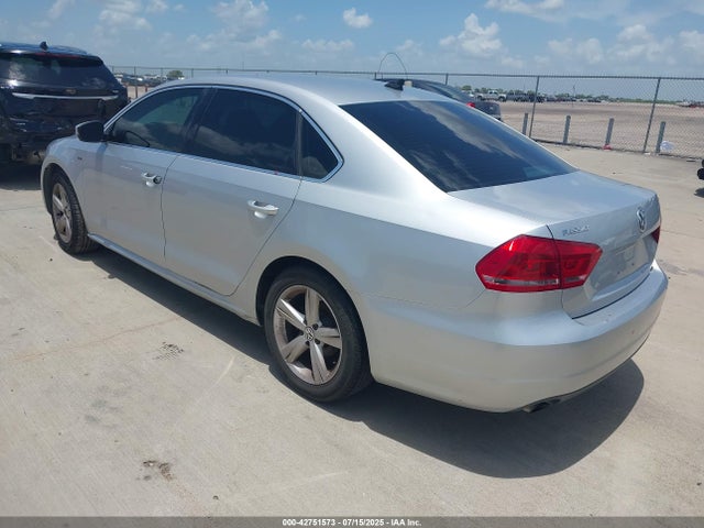 Volkswagen Passat 2015 1VWAT7A36FC120001 Image 3