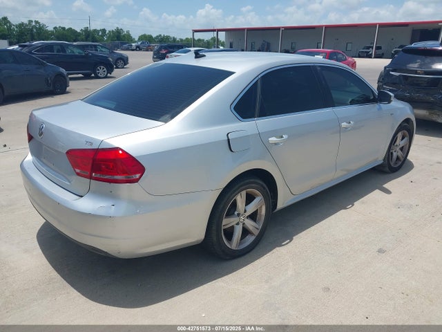 Volkswagen Passat 2015 1VWAT7A36FC120001 Image 4