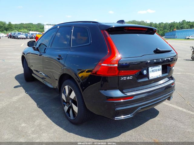 2024 VOLVO XC60 RECHARGE PLUG-IN HYBRID YV4H60DL5R1892417 Photo 2
