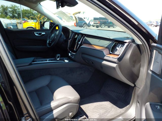 2024 VOLVO XC60 RECHARGE PLUG-IN HYBRID YV4H60DL5R1892417 Photo 4