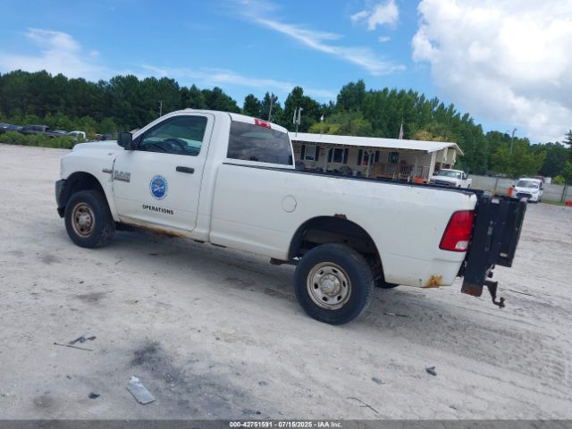 2017 RAM 2500 3C6LR5AT7HG758280 Photo 2