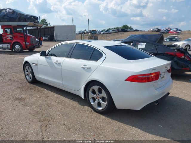 2017 JAGUAR XE SAJAR4BG2HA962206 Photo 2