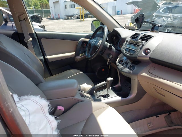 2008 Toyota Rav4 Limited მანქანა იყიდება აუქციონზე, vin: JTMBD31V485211256, აუქციონის ნომერი: 42752116