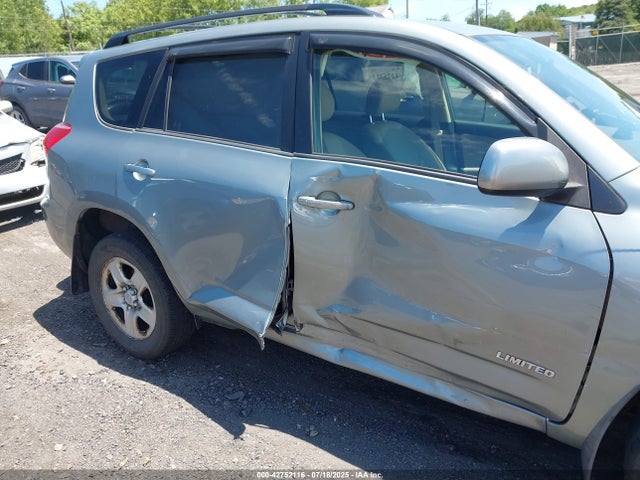 2008 Toyota Rav4 Limited მანქანა იყიდება აუქციონზე, vin: JTMBD31V485211256, აუქციონის ნომერი: 42752116