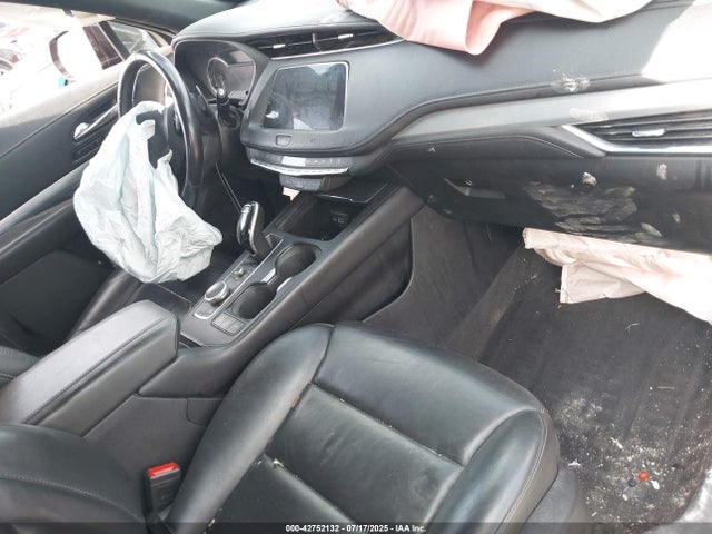 2021 CADILLAC XT4 1GYFZCR48MF002387 Photo 4