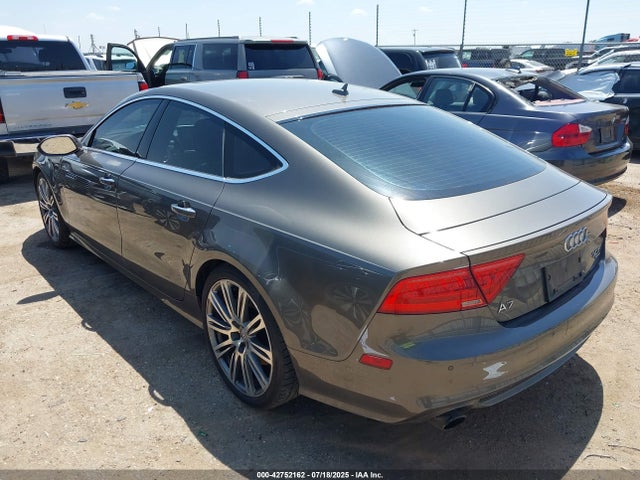 2013 AUDI A7 WAU2GAFC5DN019046 Photo 2
