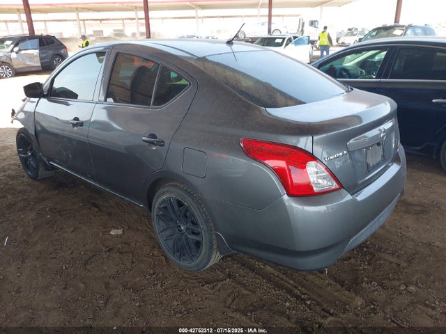 3N1CN7AP7GL892251 Nissan 2016