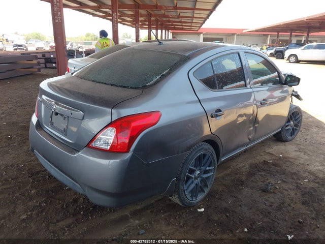 3N1CN7AP7GL892251 Nissan 2016