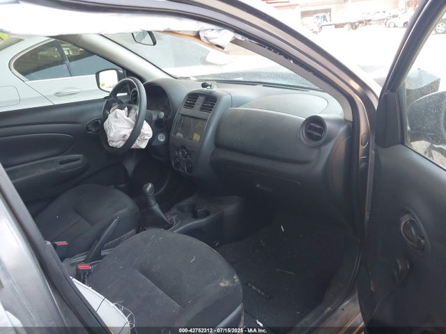 3N1CN7AP7GL892251 Nissan 2016