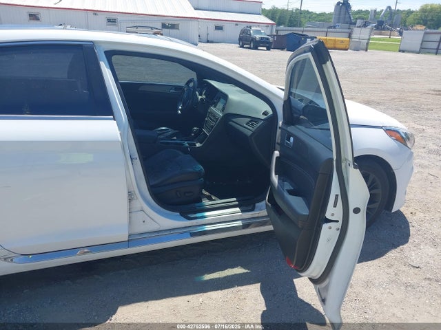 5NPE34ABXHH466389 Hyundai 2017
