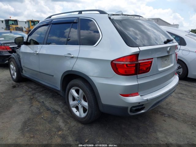 2011 BMW X5 5UXZV8C55BL419654 Photo 2