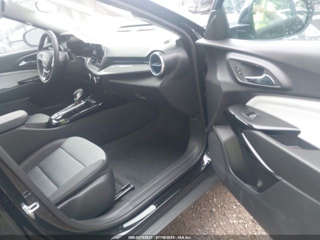 2025 CHEVROLET TRAX KL77LHEP5SC288199 Photo 4