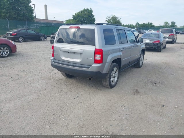 1C4NJRFB1GD758819 Jeep 2016