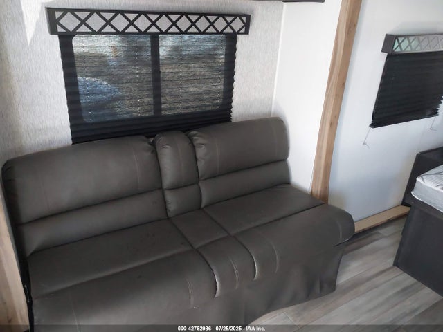 5ZT2FEHB4NW022127 Coachmen Freedom Travel Trailer