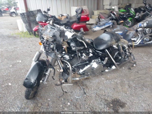 Harley-Davidson Street Glide 2023 1HD1KBC10PB678100 Image 2