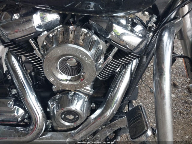Harley-Davidson Street Glide 2023 1HD1KBC10PB678100 Image 8