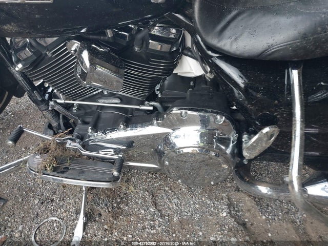 Harley-Davidson Street Glide 2023 1HD1KBC10PB678100 Image 9
