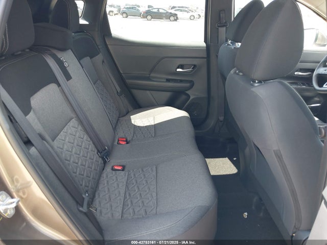 Nissan kicks mpv 2025 3N8AP6CB3SL397374 Image 8