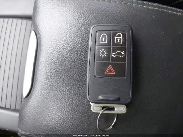 2015 VOLVO XC60 YV4612RK1F2704872 Photo 10
