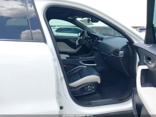 2020 JAGUAR F-PACE SADCM2FV8LA637687 Photo 4