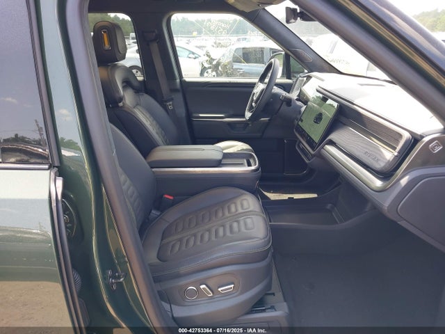 Rivian r1t 2025 7FCTGBAAXSN035480 Image 5