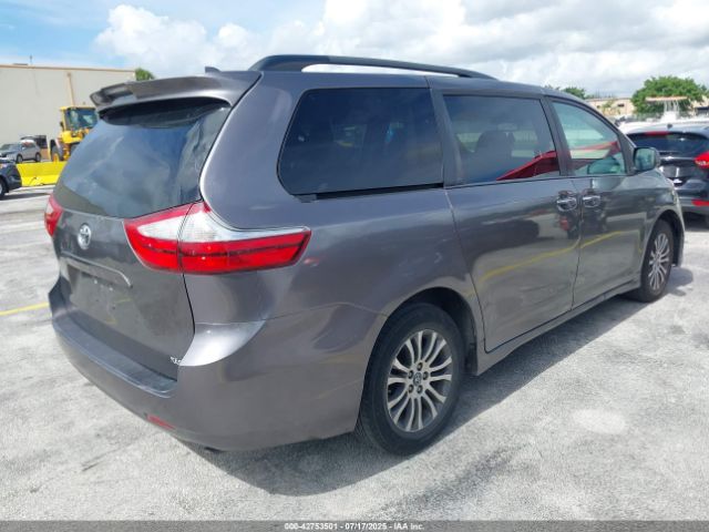 2019 TOYOTA SIENNA 5TDYZ3DC3KS980743 Photo 3