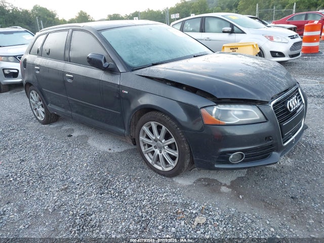 2011 AUDI A3 WAUKJAFM5BA105066 Photo 0