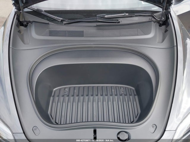 2025 TESLA MODEL 3 5YJ3E1EB2SF916097 Photo 9