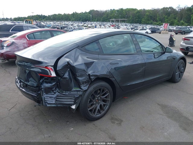 2025 TESLA MODEL 3 5YJ3E1EB2SF916097 Photo 3