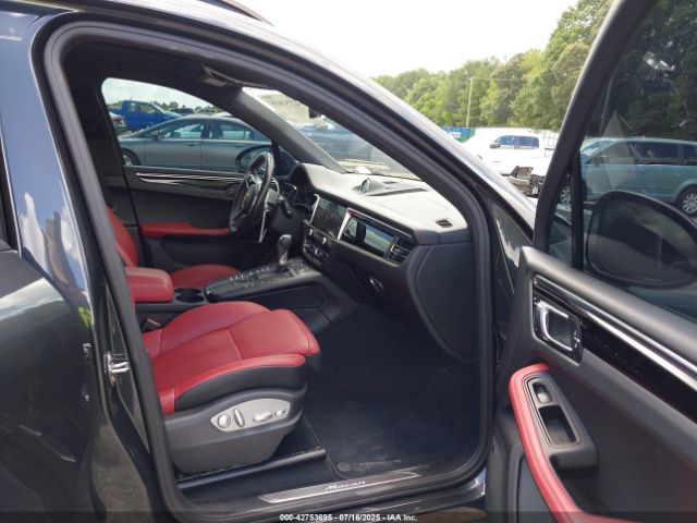 2019 PORSCHE MACAN WP1AA2A51KLB06027 Photo 4