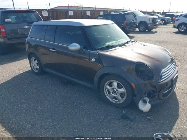 2011 MINI COOPER CLUBMAN WMWZF3C51BTY00979 Photo 0