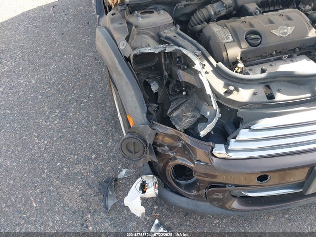 2011 MINI COOPER CLUBMAN WMWZF3C51BTY00979 Photo 5