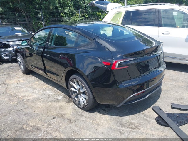 2025 TESLA MODEL 3 5YJ3E1EB3SF899178 Photo 2