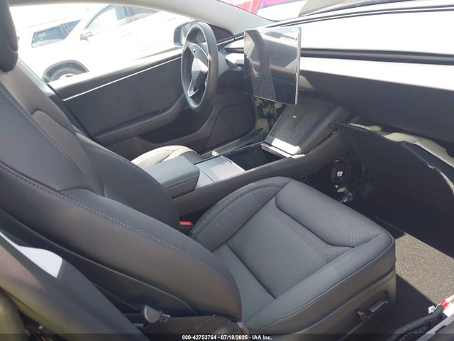 2025 TESLA MODEL 3 5YJ3E1EB3SF899178 Photo 4