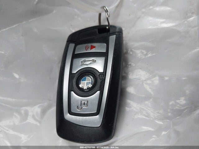 WBA8B9G54JNU98983 BMW 2018
