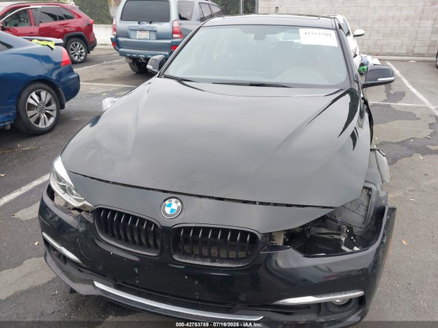 WBA8B9G54JNU98983 BMW 2018