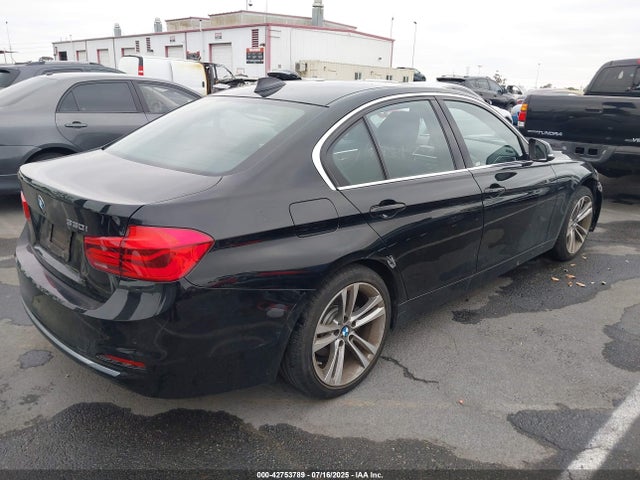 WBA8B9G54JNU98983 BMW 2018