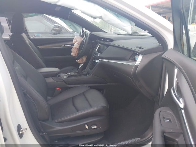2021 CADILLAC XT5 1GYKNAR49MZ123443 Photo 4