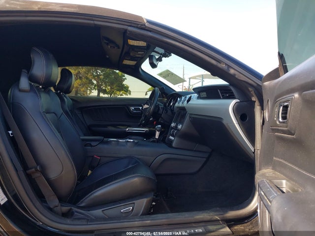 1FATP8UH9G5212745 Ford 2016