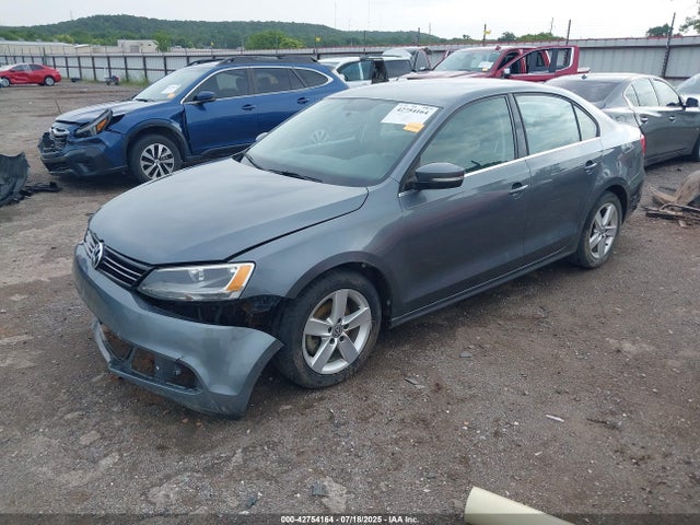 Volkswagen 2014 2014 3VWLL7AJ4EM290524 Image 2