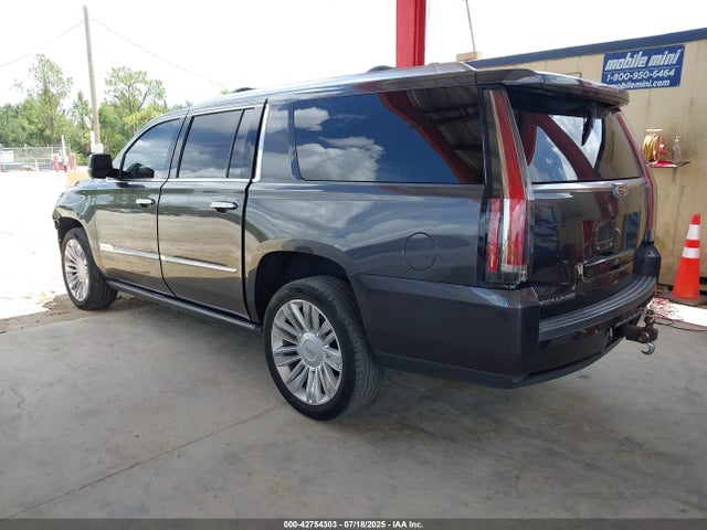 2016 CADILLAC ESCALADE ESV 1GYS4KKJ8GR294939 Photo 2
