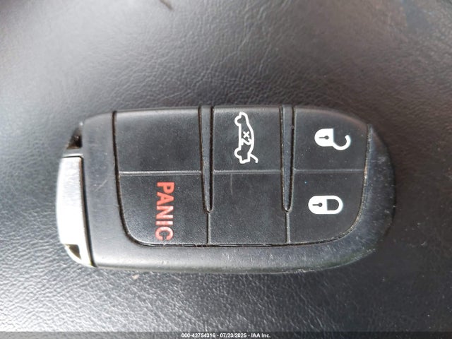 2C3CDXBG8HH657144 Dodge 2017